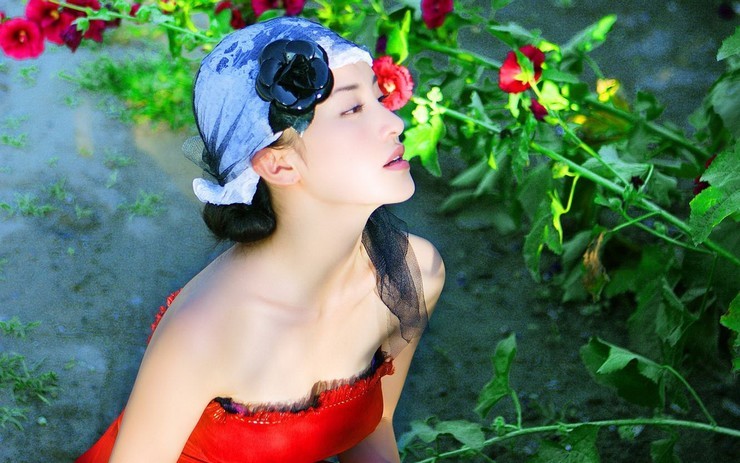 手机壁纸 壁纸详情  扫描二维码下载 壁纸标签 清爽阳光美女卢思思