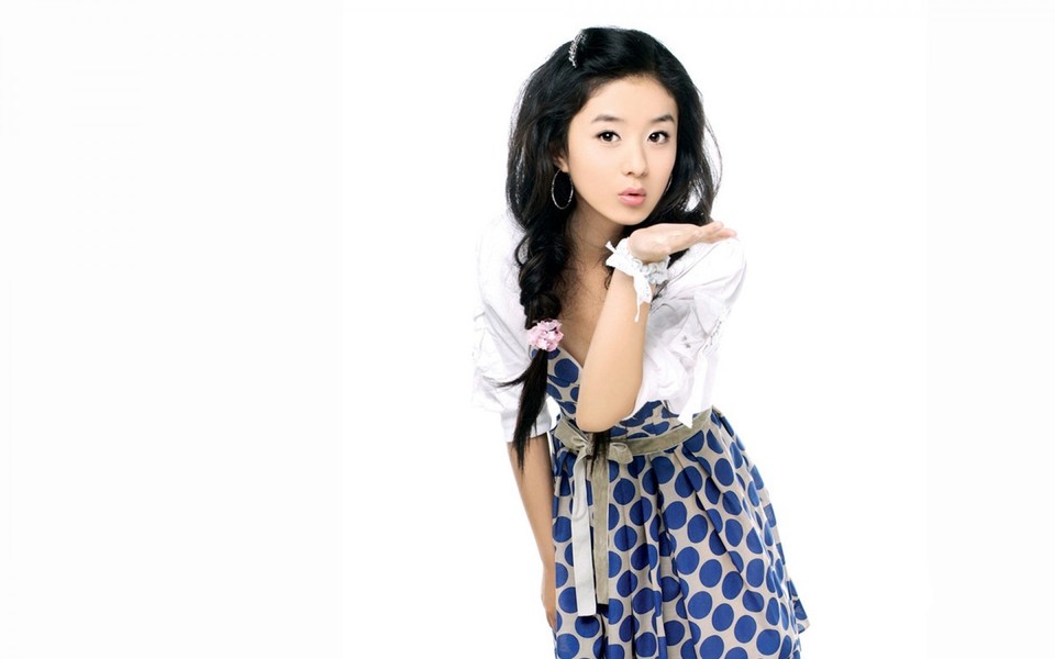 赵丽颖高清写真图文 ChMkJlbKyoWIQLiAAAGbCVGbeuEAALIcwOA6t4AAZsh897.jpg